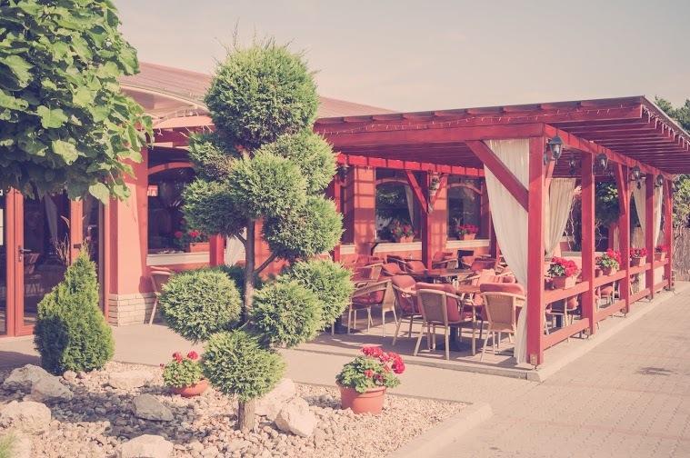 Malom Club Panzio Bed & Breakfast Baja Ngoại thất bức ảnh